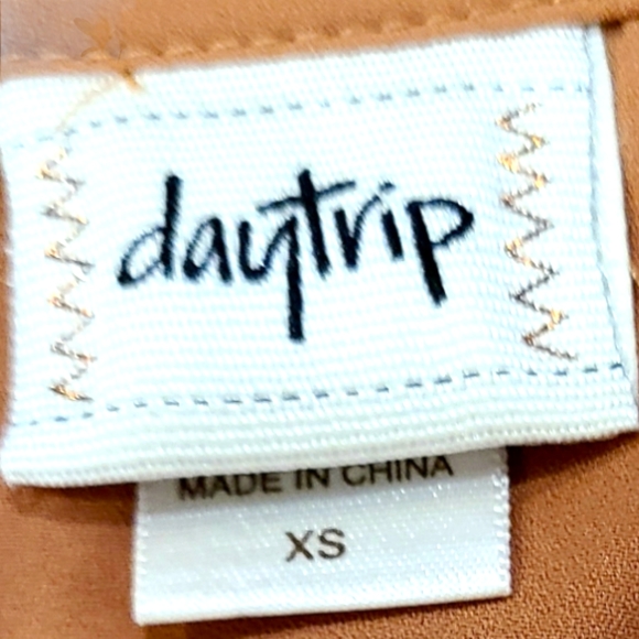 Daytrip Relaxed Fit Lightweight Top Size XS - Picture 5 of 5